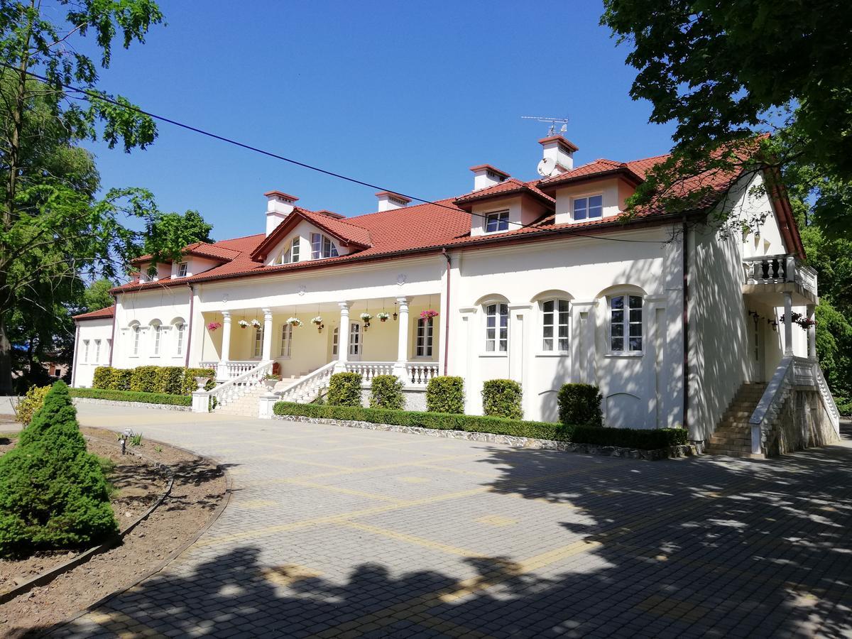 Dworek Wola Ociecka Hotel Exterior photo